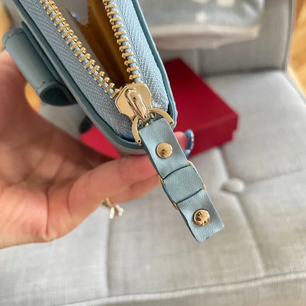 Salvatore Ferragamo Bow Cardholder - Picture 5 of 10